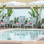Js Yate Hotel