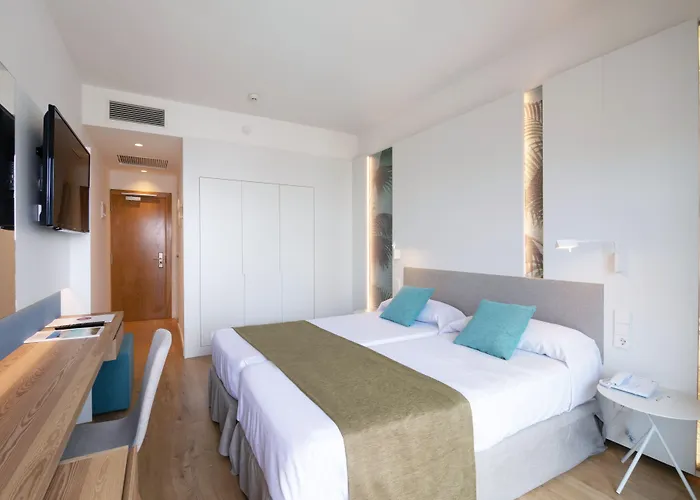 Js Yate 4* Кан Пикафорт