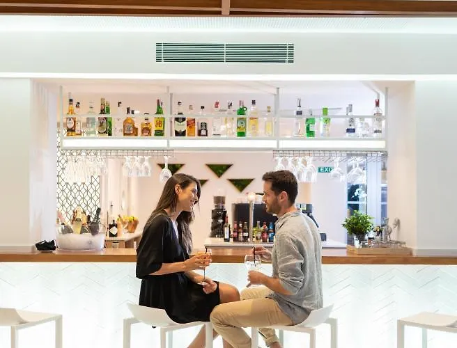 Отель Js Yate 4*